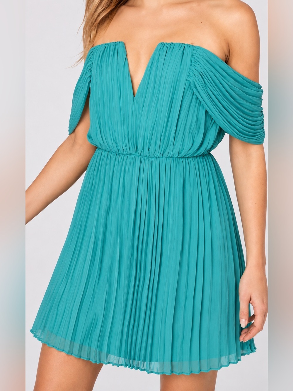 Do + Be NWT green off the shoulder pleated mini dress, small